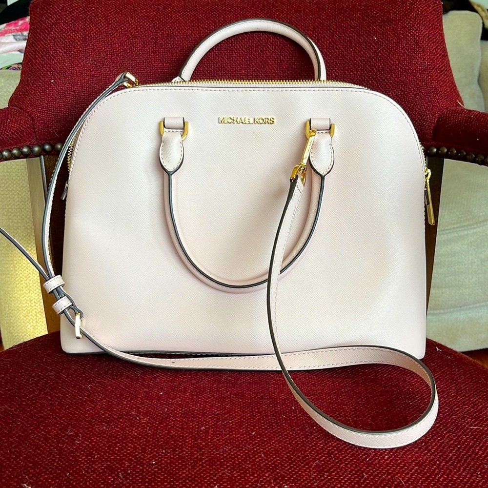 🆕🌸Michael Kors Dome Bag